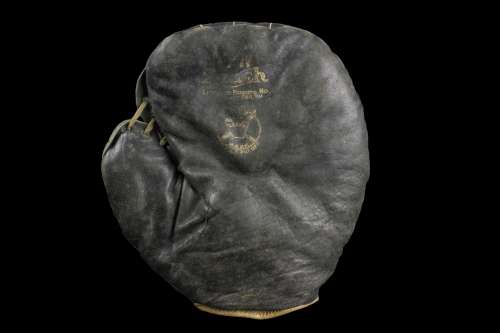 c. 1910 A.J. Reach 7N Fielders Mitt Front